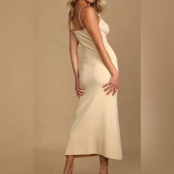 Dress - Picture 3 of 4